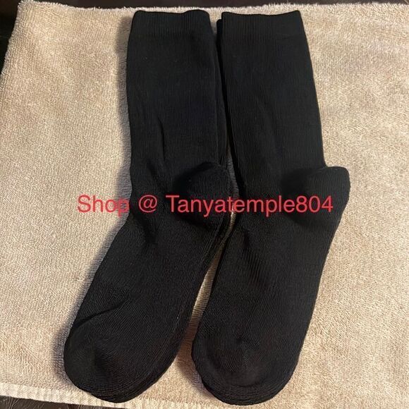 Kirkland Signature Ladies' Extra-Fine Merino Wool Blend Crew Sock, 4-pai… - Picture 6 of 11